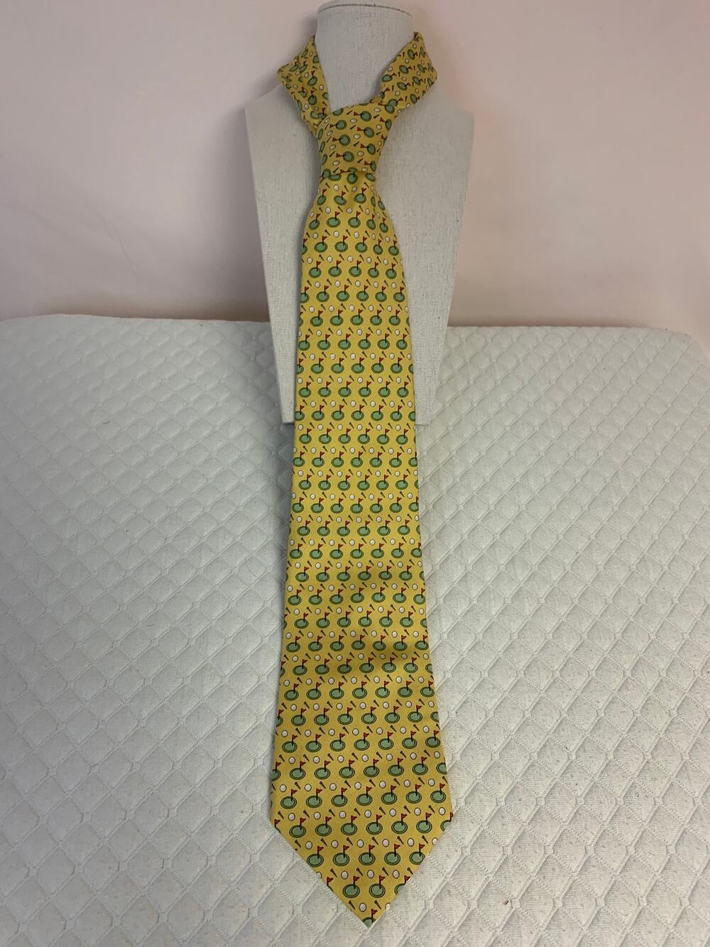 Vineyard Vines Silk Tie Novelty Print Golf Preppy Unique Yellow